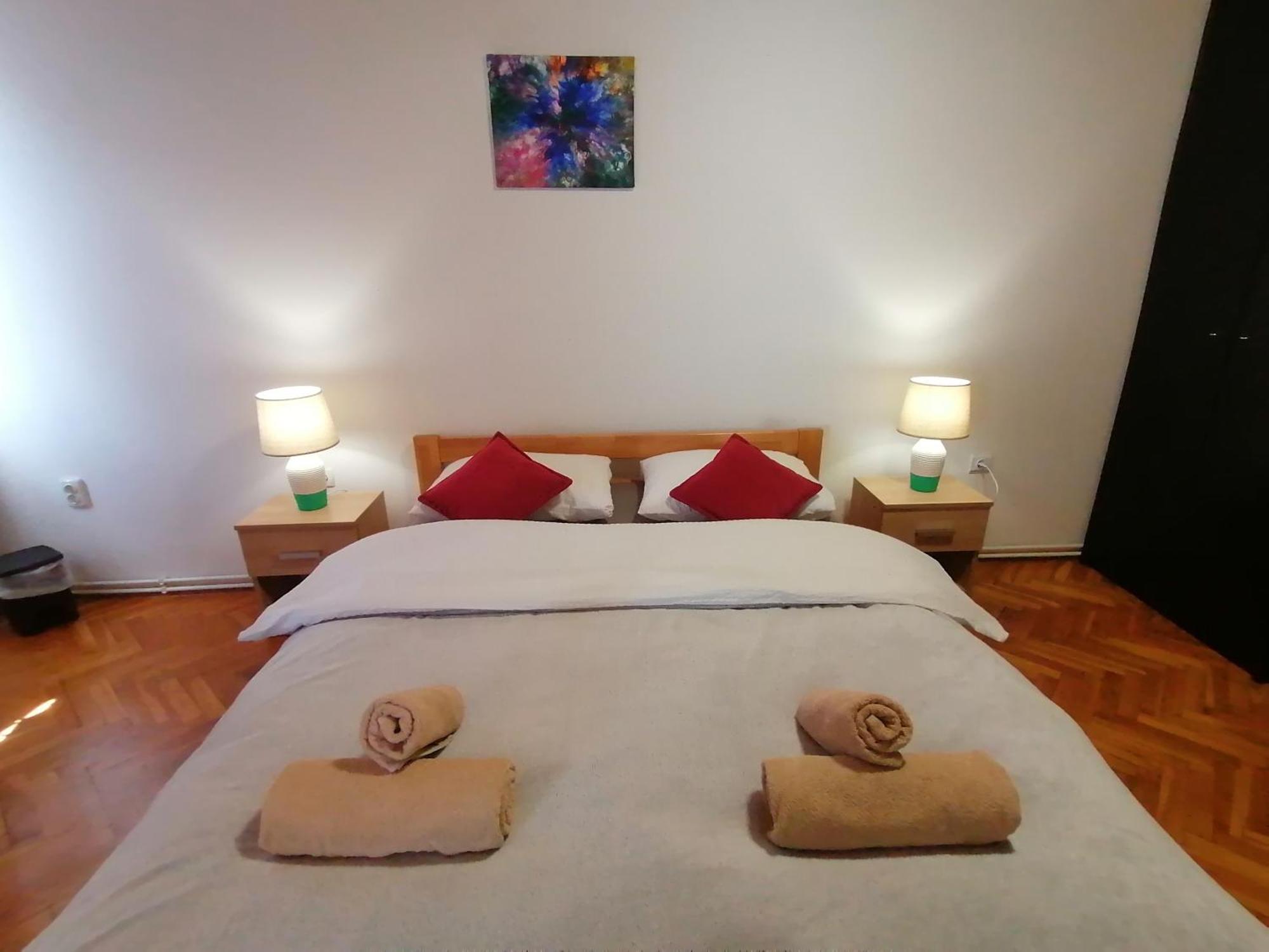 Cozy 1-Bdrm Apt In Dubec, Ideal For Work Or Study Сесвете Екстер'єр фото
