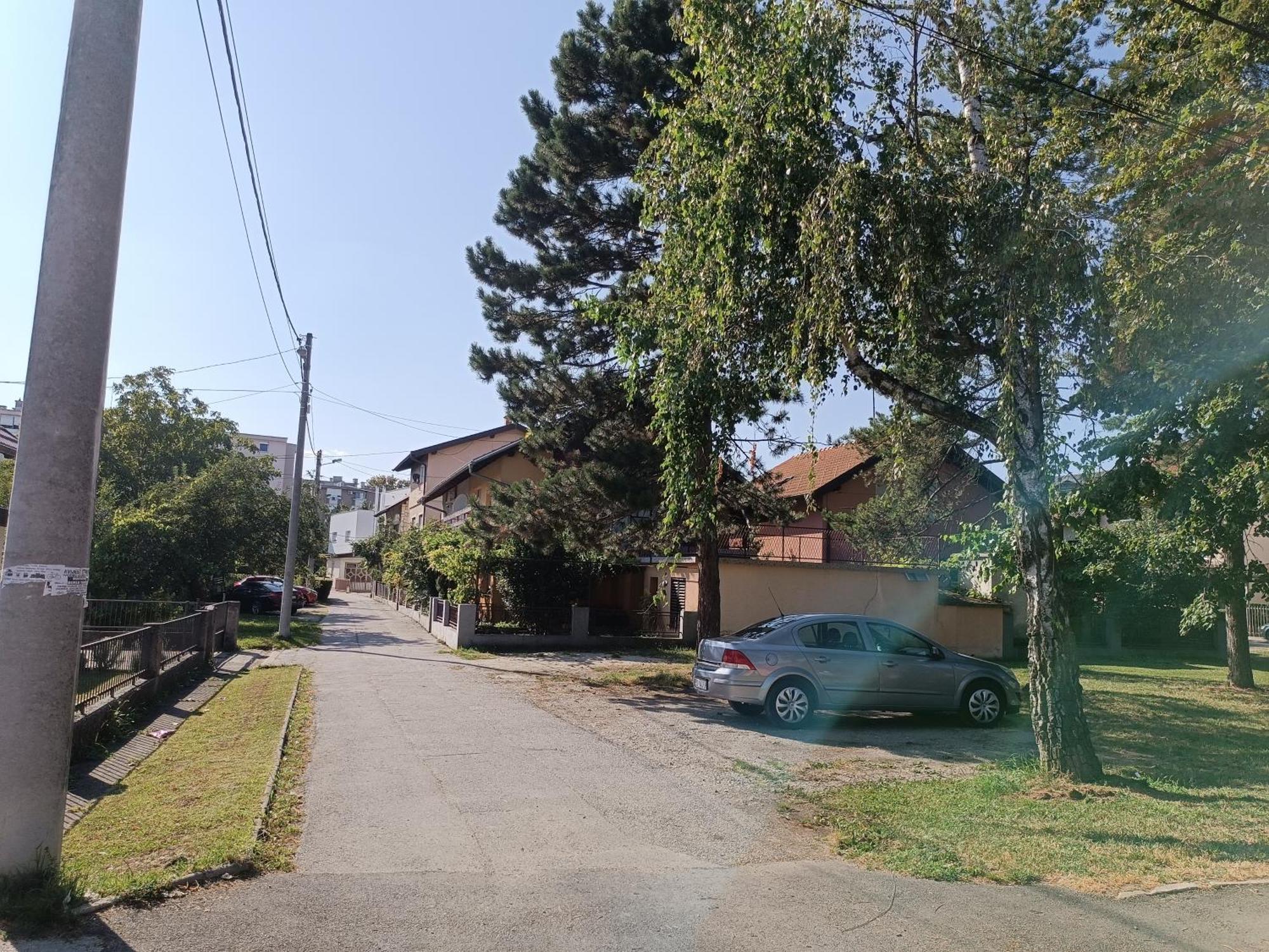 Cozy 1-Bdrm Apt In Dubec, Ideal For Work Or Study Сесвете Екстер'єр фото